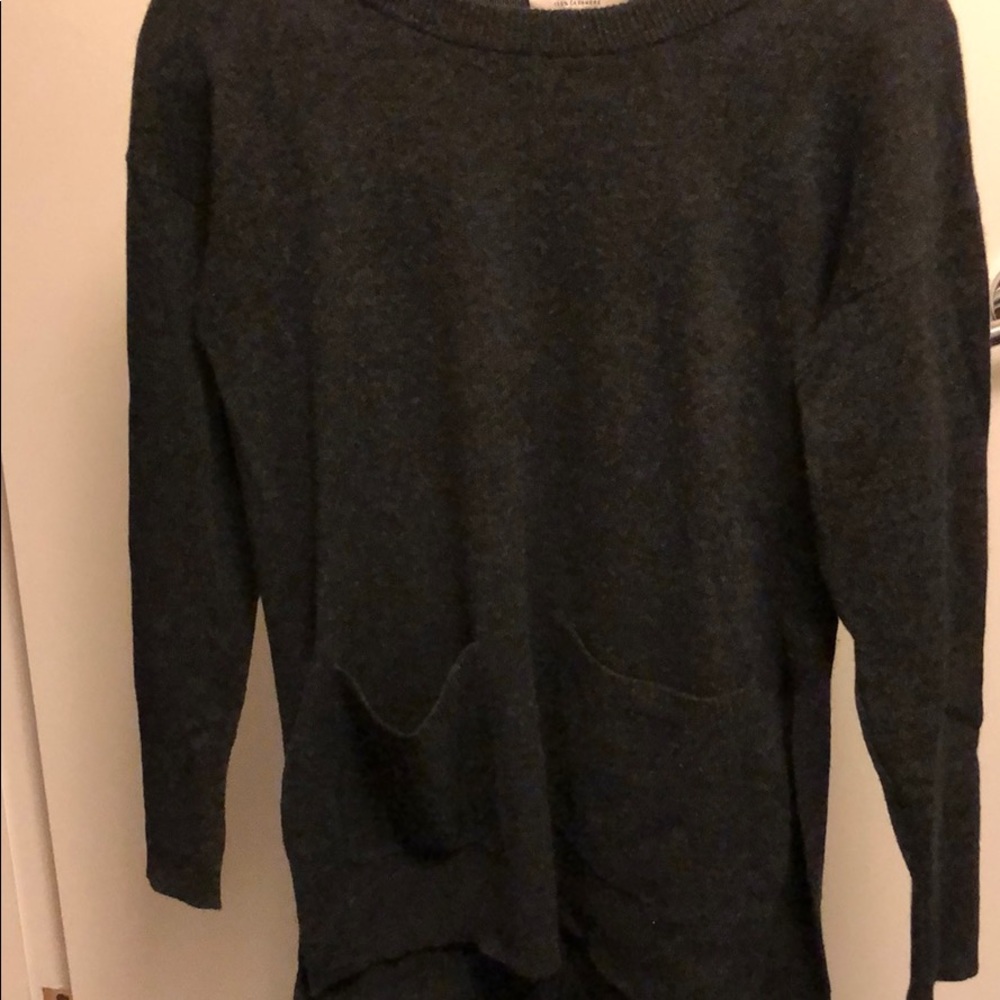 Madewell 100% cashmere sweater in charcoal